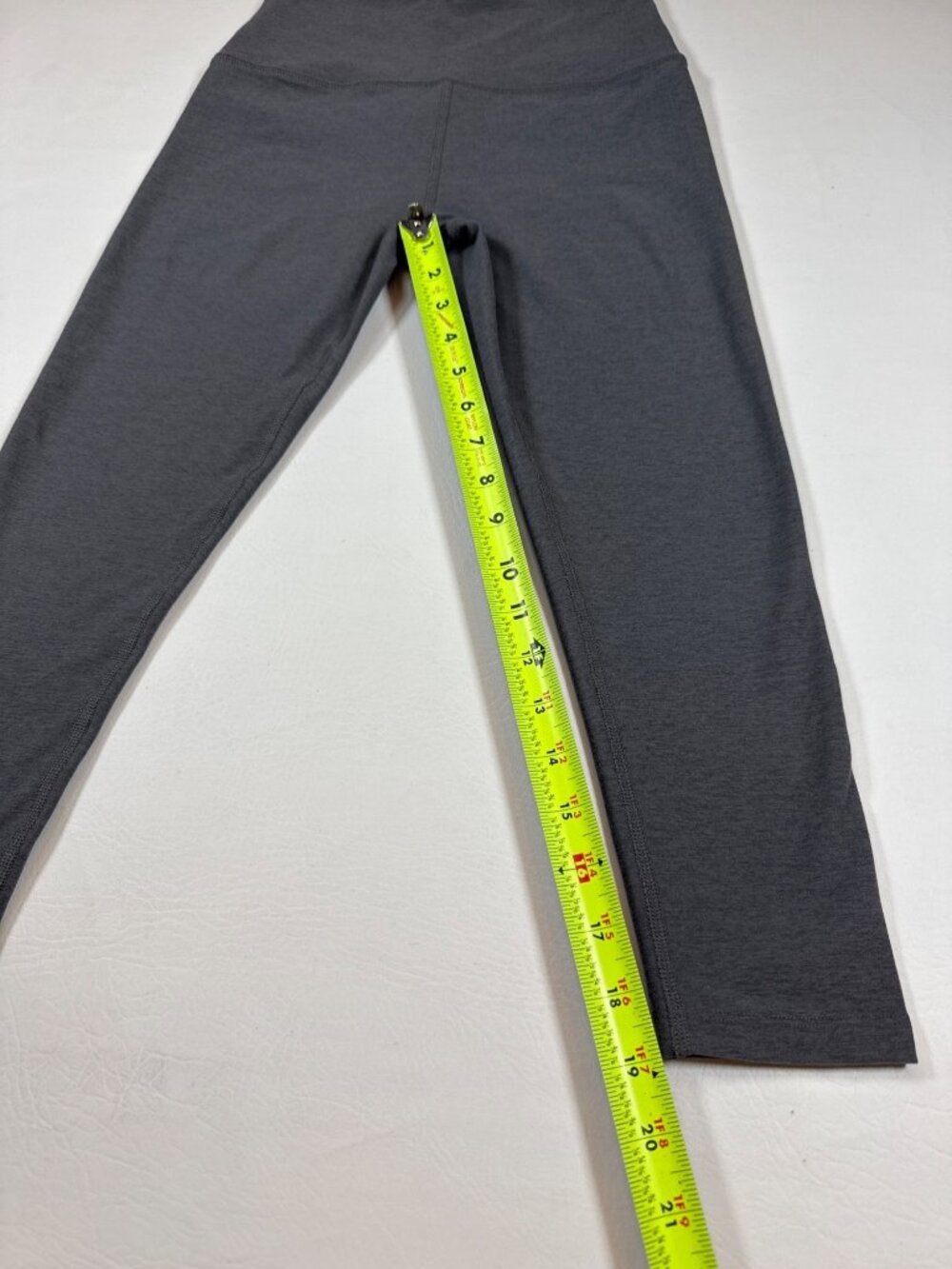 Beyond Yoga Spacedye Out Of Pocket High Waisted Capri Legging Medium (JJ595) - Picture 3 of 9